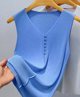 Blusa Modal Regata Tricot Feminina em tecido modal e algodão, com decote V e corte ajustado, ideal para looks casuais e sofisticados.